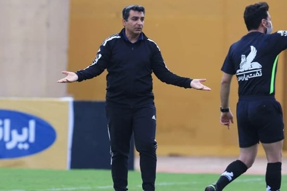  سرمربی شمس آذر  نیمه دوم می توانستیم بازی را برگردانیم  برای رسیدن به آبادان 30 ساعت در اتوبوس بودیم