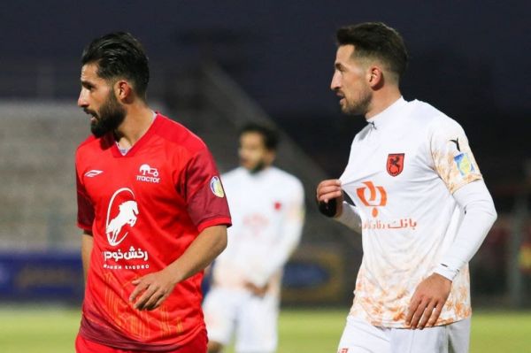  صحنه‌های جنجالی بازی تراکتور - مس رفسنجان عکس