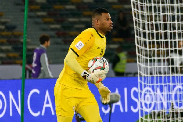 دروازهبان مسیها لقب «سوپرمن» گرفت +عکس