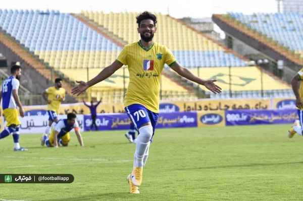  بوعذار  گل هم که می‌زنم آن کلیپ را پخش می‌کنند