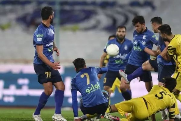 استقلال فردا به مشهد سفر میکند