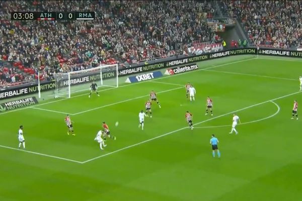 کریم بنزما و گلی که به سبک بازیهای ویدیویی به ثمر رساند