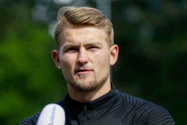 بارسلونا در چه صورتی به سراغ مدافع یوونتوس میرود