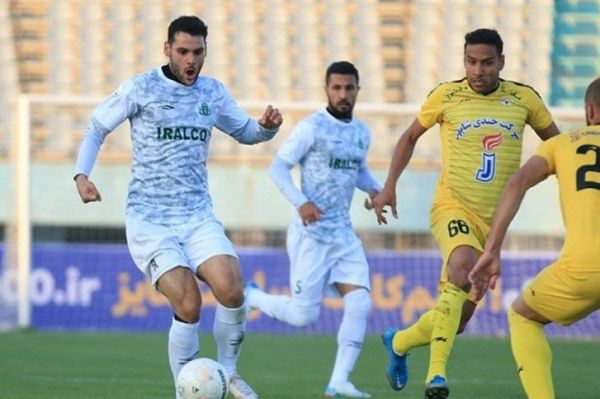 غیبت قطعی هافبک آلومینیوم مقابل صنعتنفت و استقلال