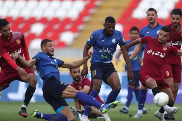 یوسفی استقلال باید ۲۹ امتیازی باشد نه ۲۵ امتیاز نگذاشتند ژستد ستاره شود