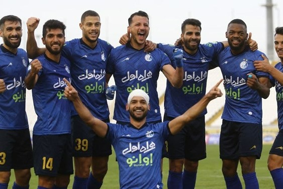 ایافسی استقلال با هفته پربار صدرنشین لیگ ایران شد تداوم لغزش سپاهان و برد پرسپولیس عکس