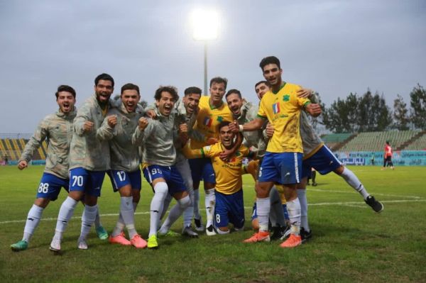 مدیرعامل تیم فوتبال صنعت نفت آبادان تیم به حال خود رها شده است