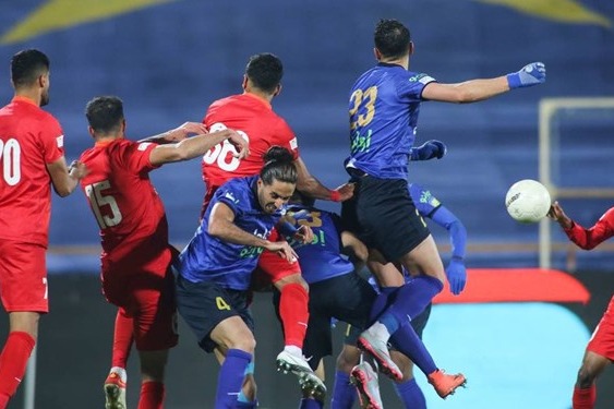 حاشیه بازی استقلال و فولاد اعتراض فولادی ها به داور رکورد استقلال دست نخورده ماند