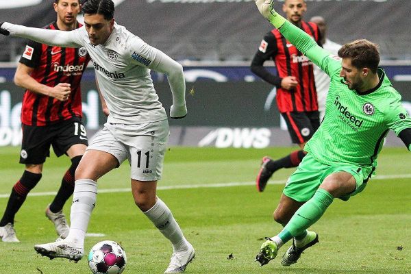 ستاره افغانیالاصل زیباترین گل سال 2021 را زد