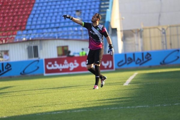 گروسیان روی سکوها هم باشم سرباز صنعتنفت هستم به آینده فکر نمیکنیم