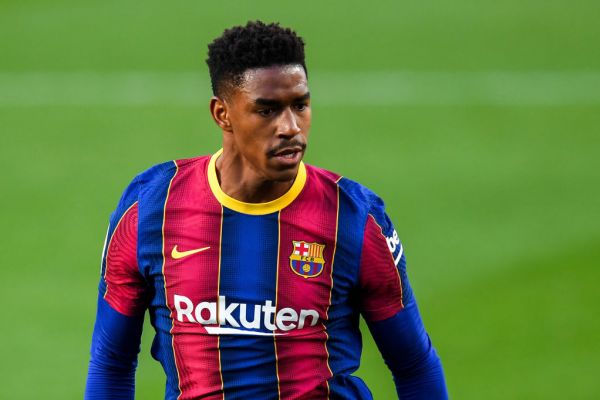 میلان بازهم برای جذب مدافع بارسلونا تلاش میکند؛ این بار برای آخرین بار