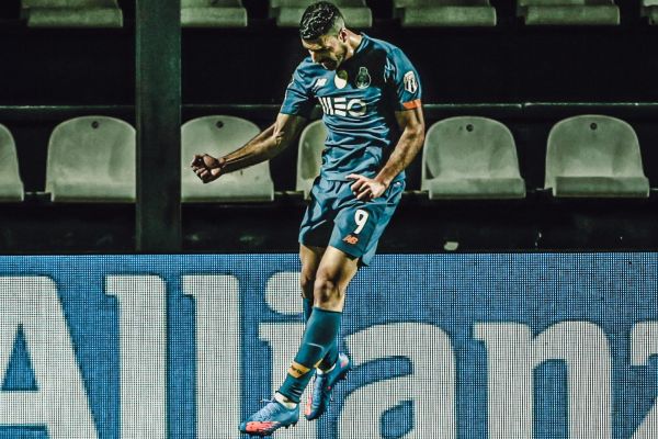 ستایش هواداران پورتو از طارمی مرسی ماتادور