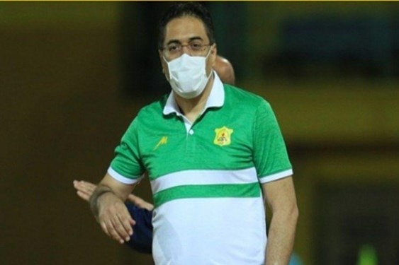 پیروانی بازیکن خارجی نداریم و این جنگ نابرابر است چرا کمیته داوران این داور را انتخاب کرد