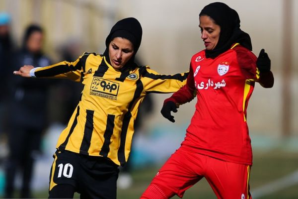 پیشبازی سپاهان اصفهان-شهرداری بم مانع زرد بر سر جاده قهرمانی