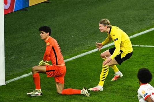  هالند  دروازه‌بان سویا تقلب کرد؛ نمی گویم به او چه گفتم