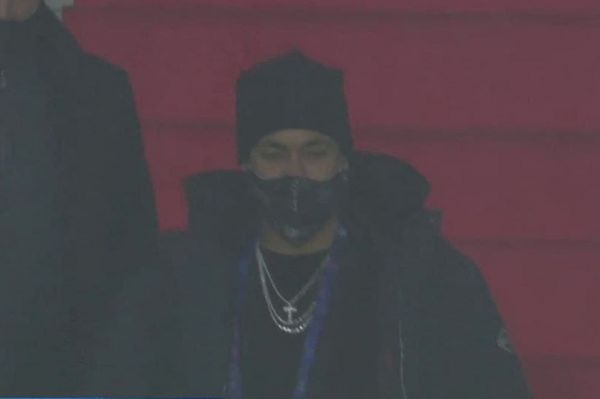  عکس؛ حضور نیمار در پارک دو پرنس با تیپی خاص