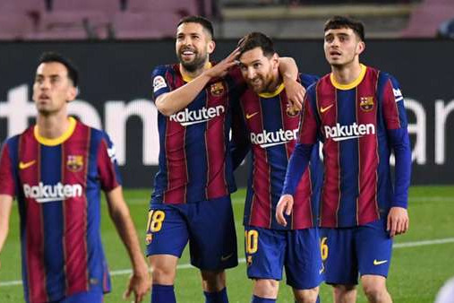 پدری ای کاش مسی تا چند سال دیگر در بارسلونا بماند