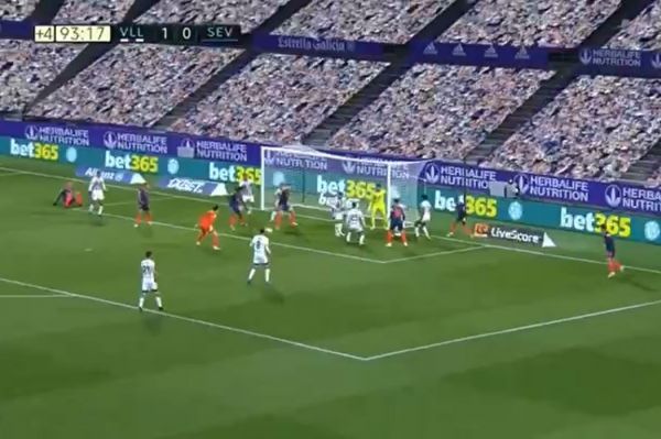  عکس؛ جایگیری حیرت‌انگیز دروازه‌بان سویا مانند یک گلزن ذاتی