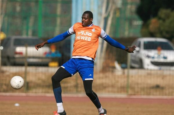  حضور با تاخیر دیاباته در تمرینات استقلال