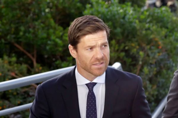  هافبک سابق رئال مادرید و بایرن مونیخ در آستانه سرمربی‌گری مونشن‌گلادباخ