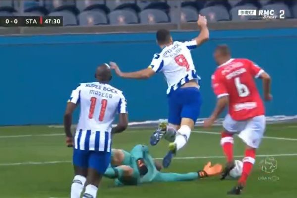  عکس؛ شیرجه دیدنی طارمی و گرفتن پنالتی برای پورتو