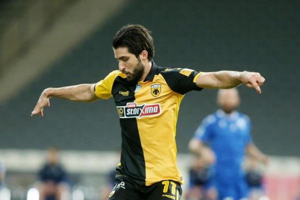 انصاریفرد پس از گل ملی روی نیمکت