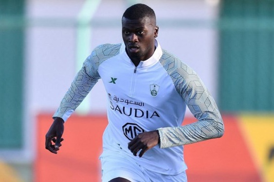  عملکرد ضعیف مهاجم سابق میلان در ترکیب رقیب استقلال جنجالی شد