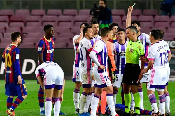 خشم شهردار وایادولید داور باید به رختکن بارسلونا برود