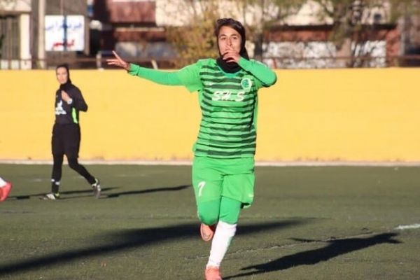 خانم گل فوتبال زنان کیلومترها از خانوادهام دور شدم جام باشگاهها پل بزرگی برای دیده شدن است