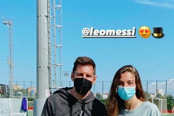  عکس؛ تیپ جالب مسی در دیدار با بازیکن تیم بانوان بارسلونا