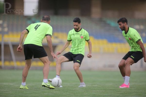 مصدومان پرسپولیس به سپاهان رسیدند عکس