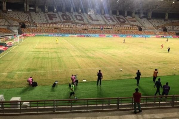  دلیل زردی چمن ورزشگاه اختصاصی فولاد مشخص شد