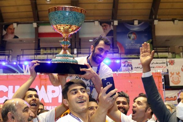  فخیم  گل‌هایم را نمی‌شمارم  با غیرت قهرمان لیگ برتر فوتسال شدیم