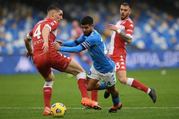 ناپولی برد یوونتوس از سهمیه لیگ قهرمانان دور شد خطر در کمین بیانکونری