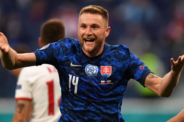  لهستان 1-2 اسلواکی؛ شکست لهستان ده نفره در روز کم فروغ لواندوفسکی