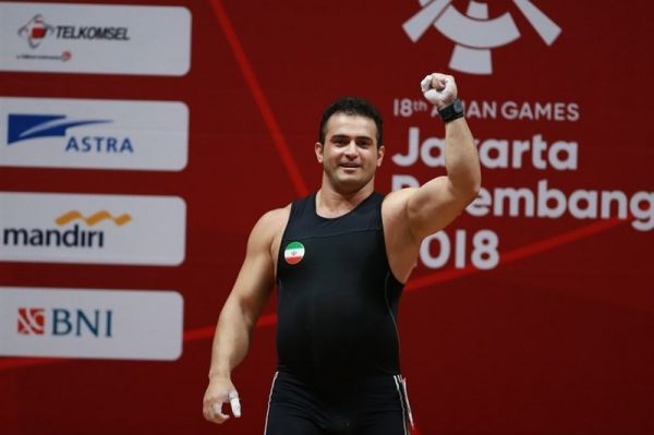 فدراسیون وزنهبرداری در انتظار تصمیم سهراب مرادی قهرمان المپیک برای جهانی آماده میشود