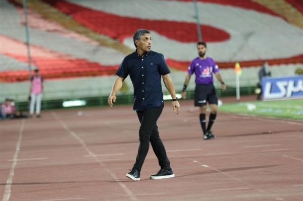 اقدام عجیب سرمربی تراکتور پیش از بازی با پدیده خطیبی ترکی حرف زدم چون تراکتور را تخریب میکنند در تیم ما بازیکنسالاری وجود دارد