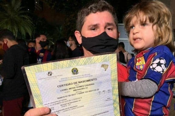 محبوبیت جالب مسی در برزیل؛ مردی که نام پسرش را لیونل مسی گذاشت