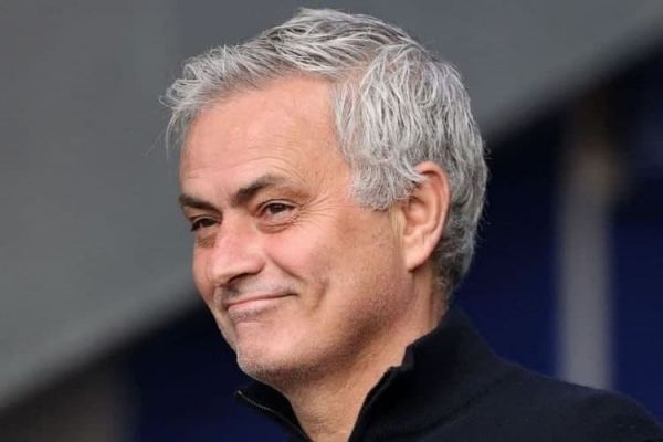  مورینیو  نباید فشار تعیین سرنوشت یک کشور را بر دوش یک جوان گذاشت