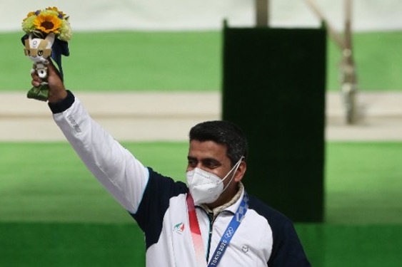  فروغی  تصویر مدال طلا را در پروفایلم گذاشته بودم  با یاد خدا در فینال آرامش داشتم