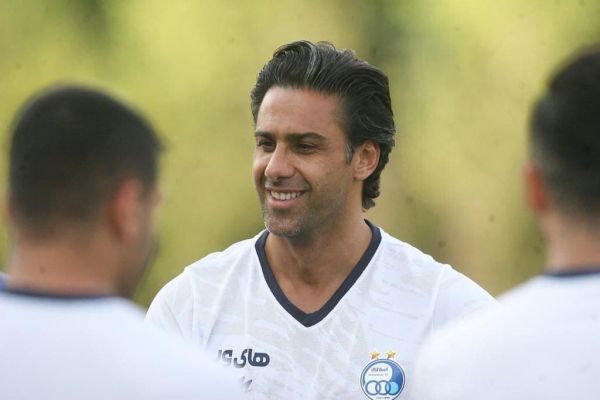 فرهاد مجیدی الان وقت صحبت از کدورتها نیست سفرم به دبی به استقلال هم مربوط میشود