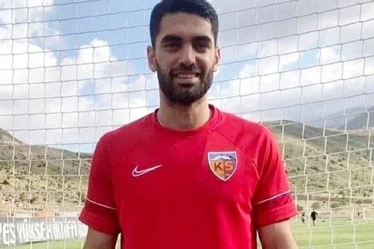 قرارداد علی کریمی و کایسری اسپور فسخ شد