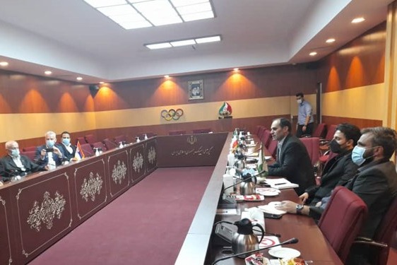  بررسی تبادل بازیکن و مربی در نشست مشترک ذوب‌آهن و بلگراد صربستان