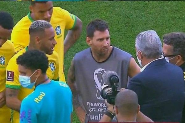 چرا قبل از شروع بازی برزیل و آرژانتین بازیکنان متخلف دیپورت نشدند