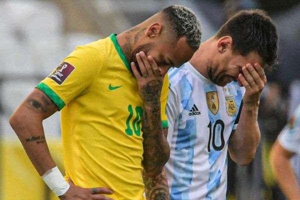 عکسی بامزه از مسی و نیمار در پی جنجال عجیب بازی برزیل و آرژانتین