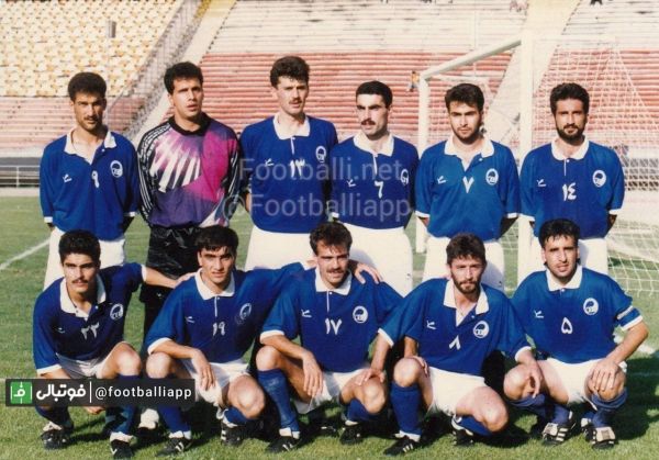 تیر ۷۲؛ استقلال ۲ شموشک ۱ گلها امیر قلعه نویی دو گل ایستاده از راست محمدنوری، کورش تشت زر، محمودفکری، جمشید امیرخانلو،حسین ترابپور، عباس سرخاب نشسته از راست شاهین بیانی، امیرقلعه نویی، ایمان عالمی، ژورس غازاریان، محمدرضامهرانپور