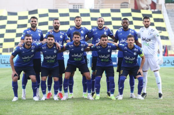  استقلال ساعت ۲۱ پرواز می کند