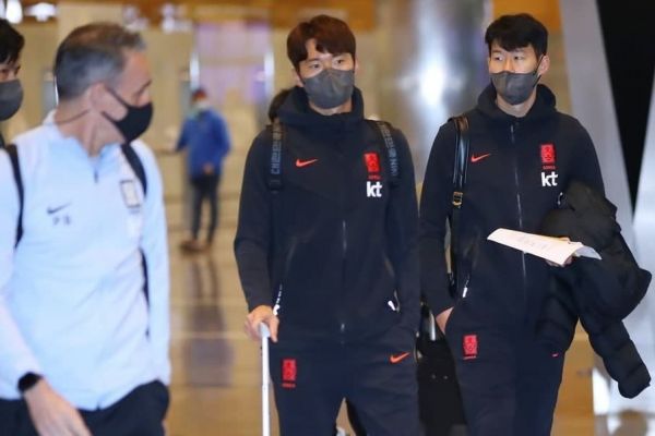 کره بعد از 11 ساعت پرواز به قطر رسید عکس