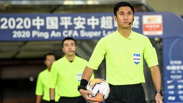 داور خوشیمن بازی ایران و سوریه را قضاوت میکند