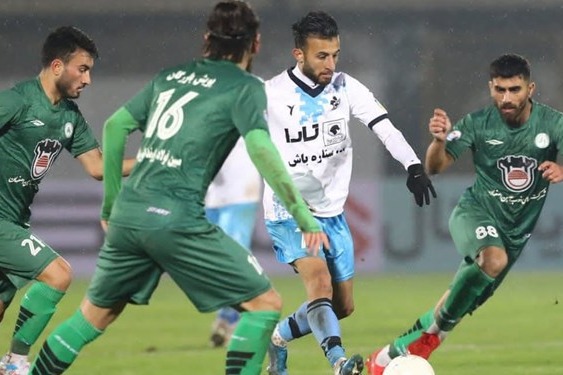  سلطانی‌مهر  یک هفته زحمت ما توسط داور نادیده گرفته می‌شود